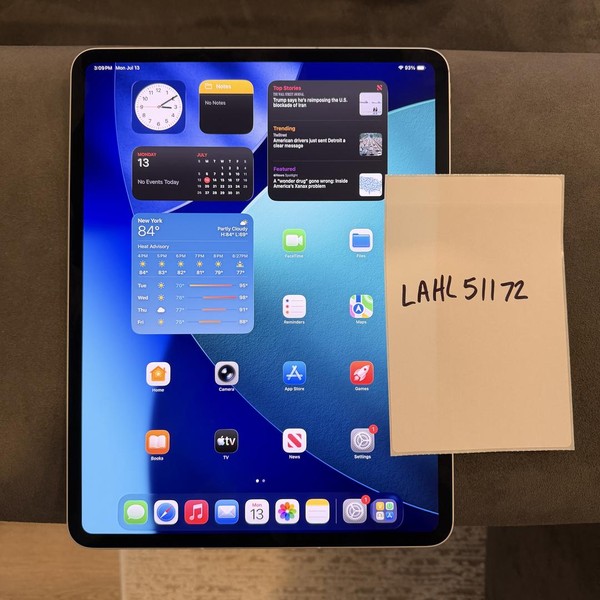 Apple iPad Pro 13 inch (M4) 2024 - AT&T, 512 GB, Silver, 8 GB, A2926, Standard Glass