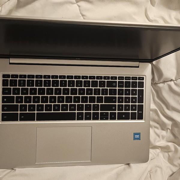 HP Full HD Chromebook 15.6 inch - 64 GB, Silver, 4 GB, Intel Core i3