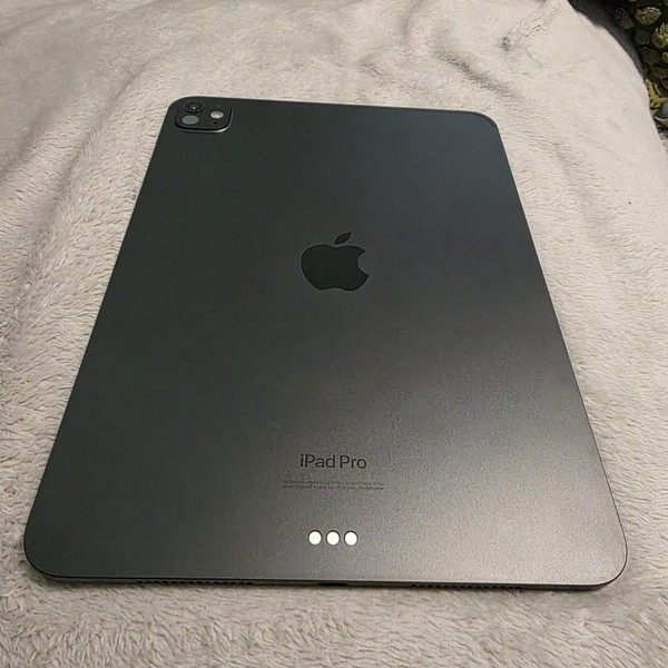 Apple iPad Pro 11 inch (M4) 2024 - Wi-Fi, 256 GB, Silver, 8 GB, A2836, Standard Glass