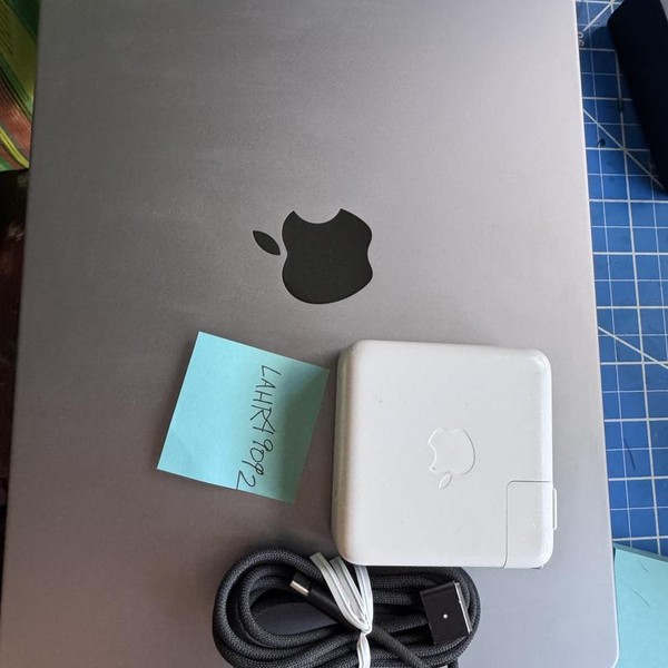 MacBook Pro 2021 - 14 inch - 1 TB, Gray, 16 GB, Apple M1 Pro 8-core