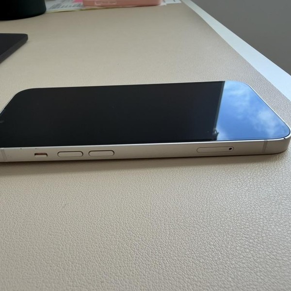 Apple iPhone 13 - Unlocked Non-US, 128 GB, Starlight, A2631