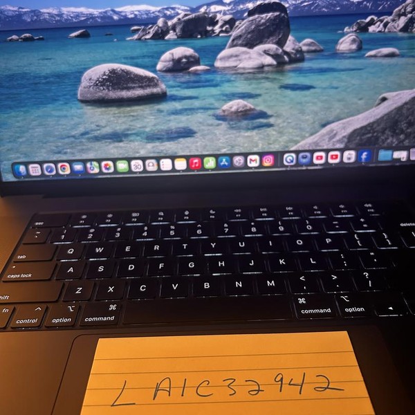 MacBook Pro 2024 - 16 inch - 2 TB, Space Black, 64 GB, Apple M4 Max 16-core