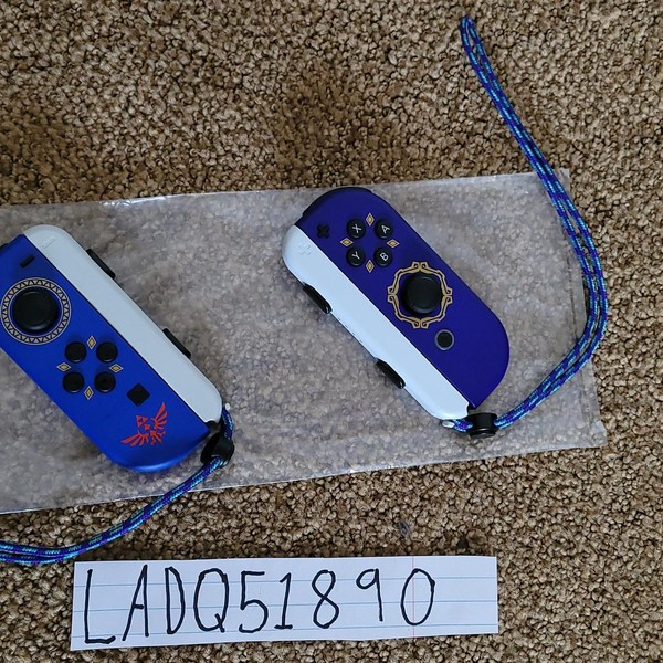 Nintendo Switch Joy-Con (L-R) - Blue, Zelda: Skyward Sword Edition
