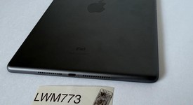 Good
													Apple iPad 7th Gen - Unlocked, Gray, 32 GB, A2200, photo 5 of 8