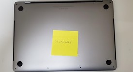 Mint
													MacBook Pro 2017 (With Touch Bar) - 13" - Gray, 256 GB, 8 GB, photo 2 of 14