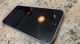 Good
													Apple iPhone SE 1st Gen 2016 - Unlocked, Grey, 64 GB, A1662, photo 3 of 9