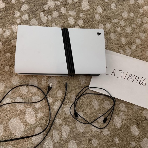 PlayStation 5 Pro (2024) - 2 TB, White