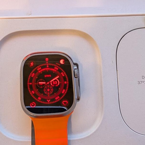 Apple Watch Ultra 49mm - Unlocked, Titanium, A2622