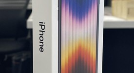 New
													Apple iPhone SE 3rd Gen 2022 - Unlocked, Midnight, 64 GB, A2595, photo 4 of 5