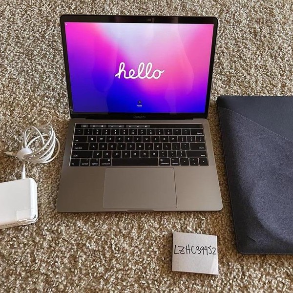 MacBook Pro 2016 (With Touch Bar) - 13 inch - 256 GB, Gray, 8 GB