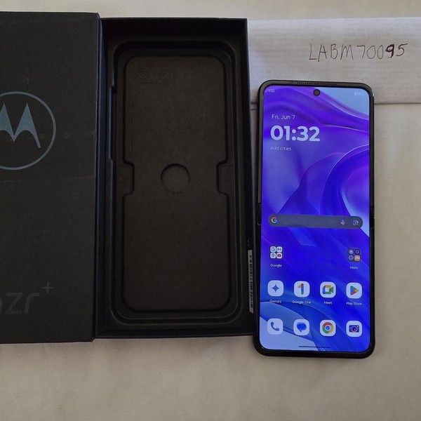 Motorola Razr Plus (2024) - Unlocked, 256 GB, Navy Blue, 12 GB