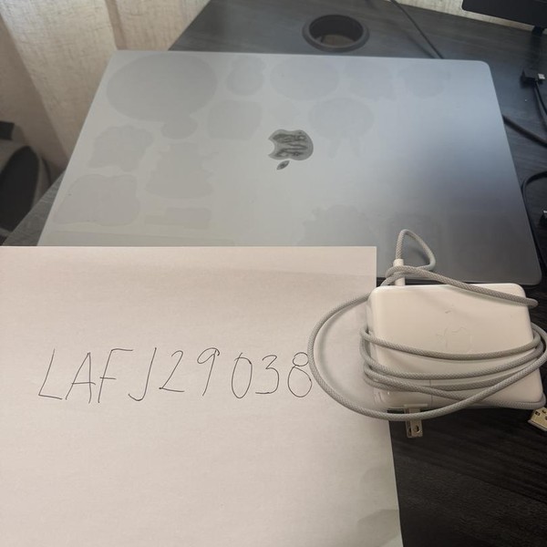 MacBook Pro 2023 - 16 inch - 1 TB, Silver, 32 GB, Apple M2 Max