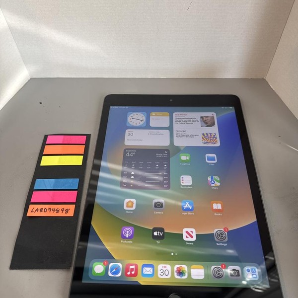 Apple iPad 9th Gen - Unlocked, Gray, 64 GB, A2603