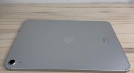 Mint
													Apple iPad 10th Gen - Unlocked, Silver, 64 GB, A2757, photo 5 of 7