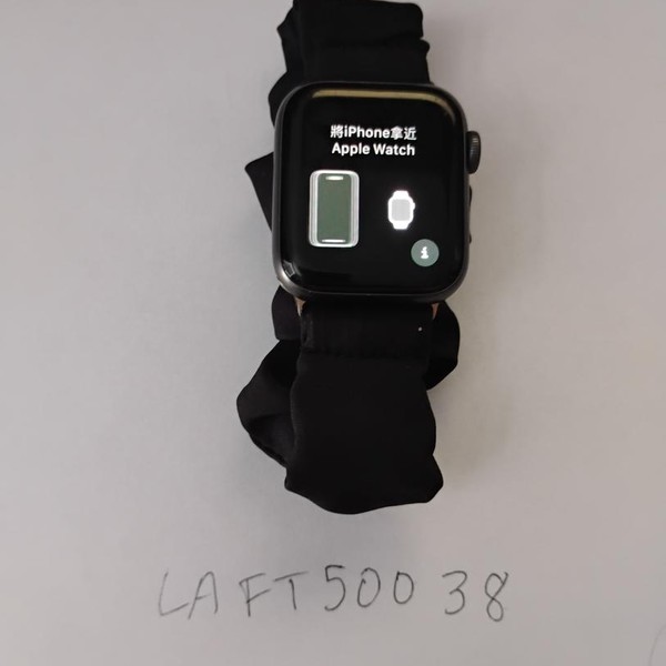 Apple Watch Series 5 40mm - Gray, A2092 - GPS, Aluminum