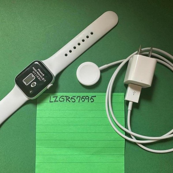 Apple Watch Series 5 40mm - Unlocked, Silver, A2094 Cellular, Aluminum