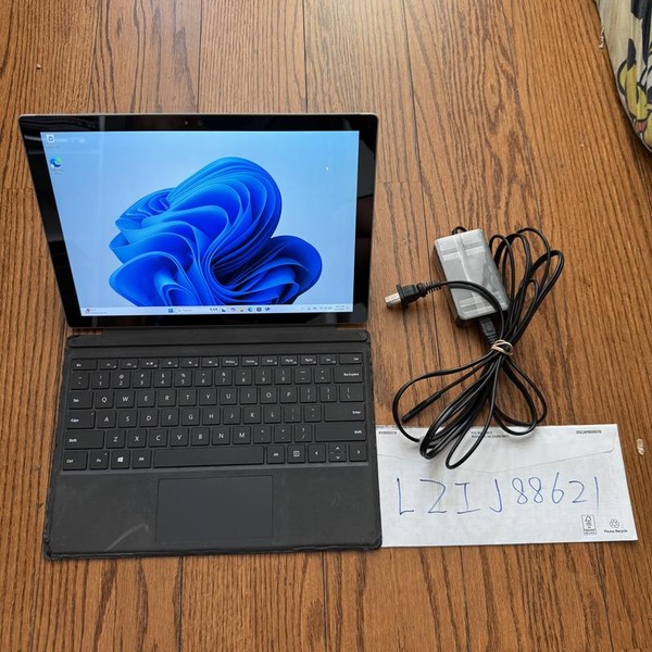 Microsoft Surface Pro 4 - 12.3 Inch - Wi-Fi, Silver, 256 GB, 8 GB