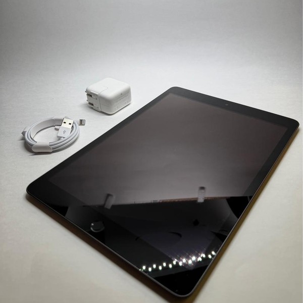 Apple iPad (9th Gen) - Wi-Fi, 64 GB, Gray, A2602
