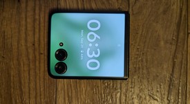 Good
													Motorola Razr Plus (2024) - Unlocked, Green, 256 GB, 12 GB, photo 1 of 8