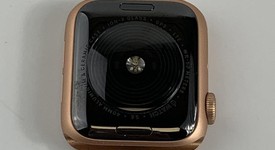Mint
													Apple Watch SE 1st Gen 40mm - Gold, A2351 - GPS, Aluminum, photo 2 of 3