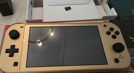 Good
													Nintendo Switch Lite - Gold, Hyrule Edition, photo 5 of 13