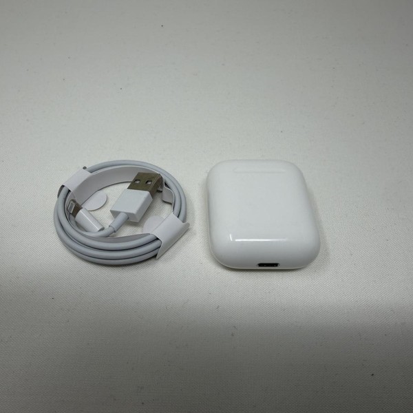 Apple AirPods (2nd Gen) - Lightning Case