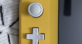 Mint
													Nintendo Switch Lite - Yellow, photo 3 of 9