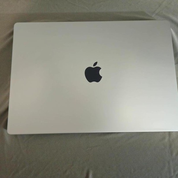MacBook Pro 2021 - 16 inch - 512 GB, Silver, 16 GB, Apple M1 Pro 10-core