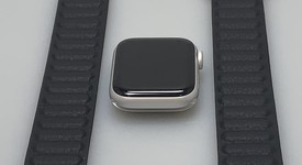 Good
													Apple Watch Series 6 40mm - Unlocked, Silver, A2293 - Cellular, Aluminum, photo 3 of 5