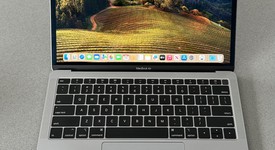 Good
													MacBook Air 2018 - 13" - I5, Gray, 256 GB, 16 GB, photo 1 of 16