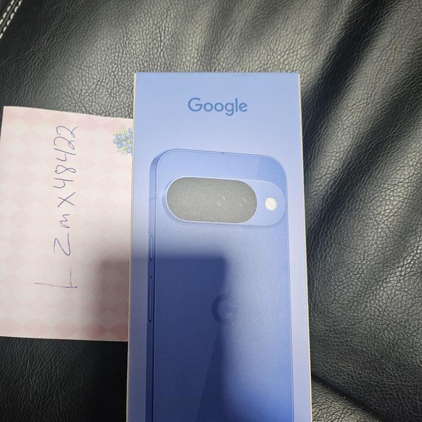 Google Pixel 10 - T-Mobile, 128 GB, Indigo, GLBW0