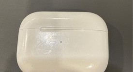 Used
													Apple AirPods Pro 2 - Lightning, photo 1 of 4