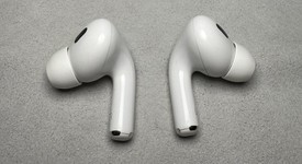 Used
													Apple AirPods Pro 2 - Lightning, photo 4 of 14