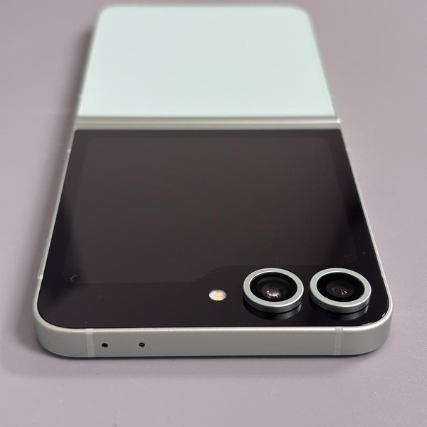 Samsung Galaxy Z Flip6 - AT&T, 256 GB, Mint, 12 GB, SM-F741U