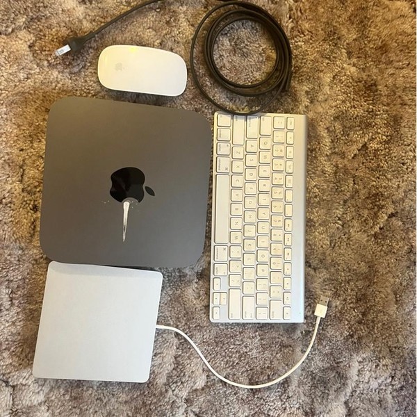 Mac mini 2018 - 128 GB, Gray, 8 GB, Intel Core i3