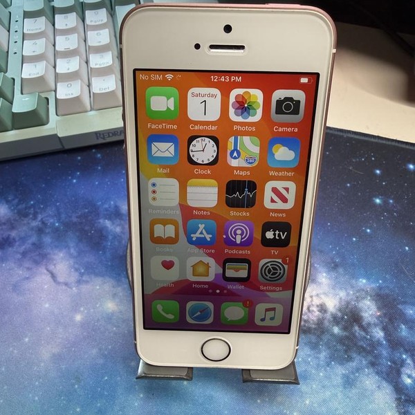 Apple iPhone SE 1st Gen 2016 - Unlocked, 16 GB, Rose Gold, A1662