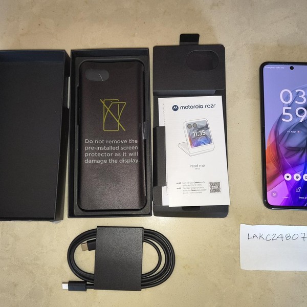 Motorola Razr (2024) - Total Wireless, 256 GB, Gray, 8 GB