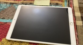 Good
													Apple iPad Pro 10.5" - Wi-Fi, Rose Gold, 64 GB, photo 2 of 4