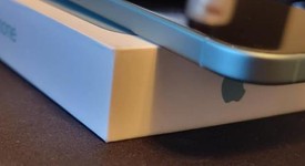 Mint
													Apple iPhone 16 - Unlocked, Teal, 256 GB, A3081, photo 4 of 6