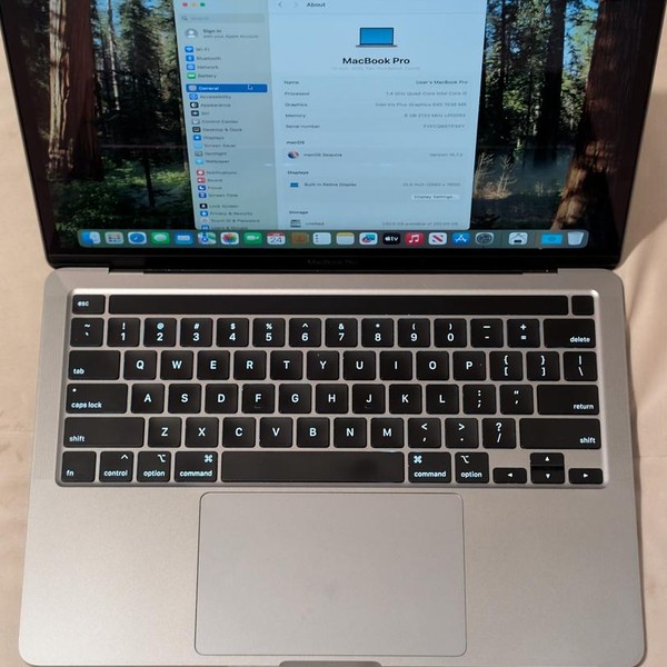 MacBook Pro 2020 - 13 inch - I5, Gray, 256 GB, 8 GB
