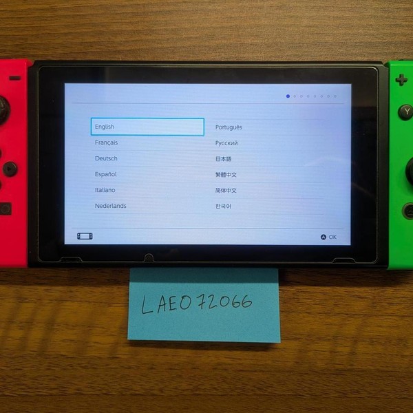 Nintendo Switch - 32 GB, Pink & Green