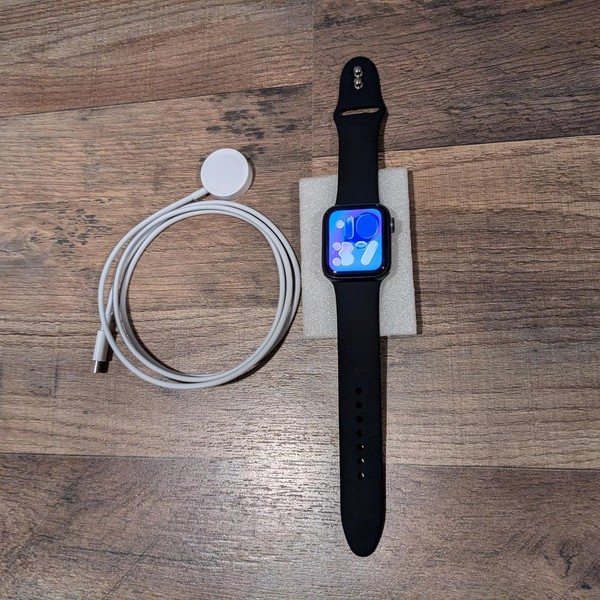 Apple Watch Series 6 40mm - Unlocked, Gray, A2293 - Cellular, Aluminum