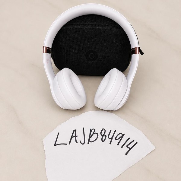 Beats Solo 4 - Pink