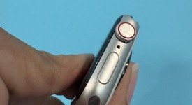 Good
													Apple Watch SE 2nd Gen 40mm - Unlocked, Starlight, A2726 - Cellular, Aluminum, photo 4 of 6