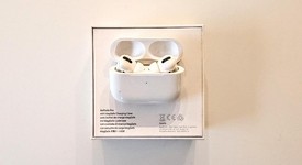 Used
													Apple AirPods Pro 2nd Gen - Lightning, photo 2 of 4