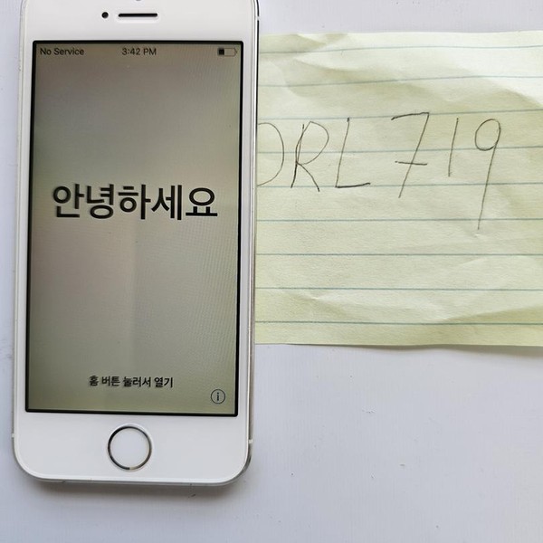 Apple iPhone 5S - Unlocked, 16 GB, Silver, A1453