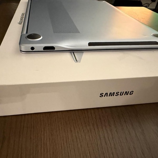 Samsung Galaxy Book4 Edge - 512 GB, Sapphire, 16 GB, 14 inch