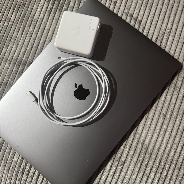 MacBook Pro 2019 - 16 inch - 1 TB, Gray, 16 GB, Intel Core i9