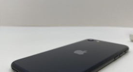 Mint
													Apple iPhone SE 3rd Gen 2022 - Unlocked, Midnight, 64 GB, A2595, photo 4 of 5