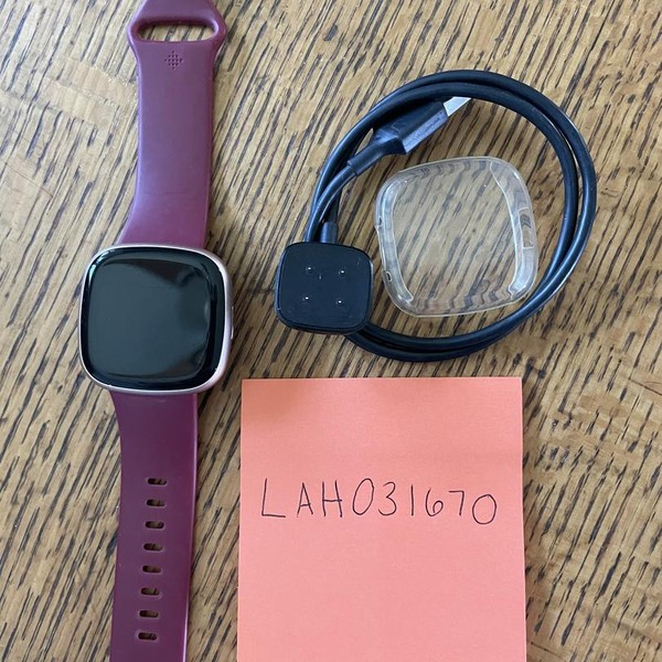 Fitbit Versa 4 - Rose Gold